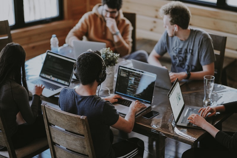Univos team collaborating
